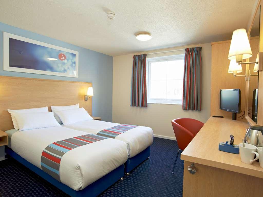 Travelodge Redhill Redhill  Room photo