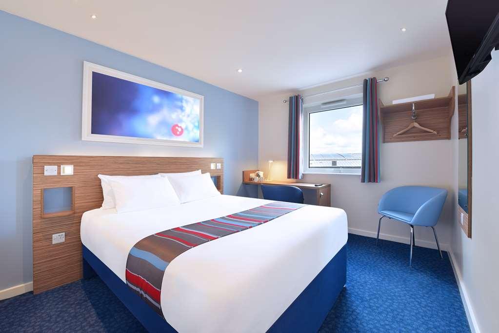 Travelodge Redhill Redhill  Room photo